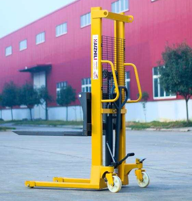 手动堆高车